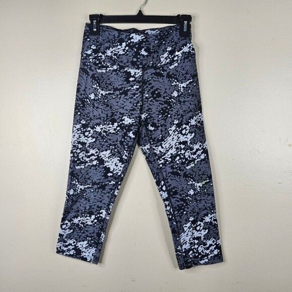 NIKE Legend Tight Fit Dri-FIT Training ¾ Leggings Run Running Yoga Small S - Picture 1 of 7